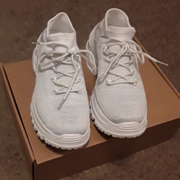 Shoes - White/silver chunky sneakers 😍